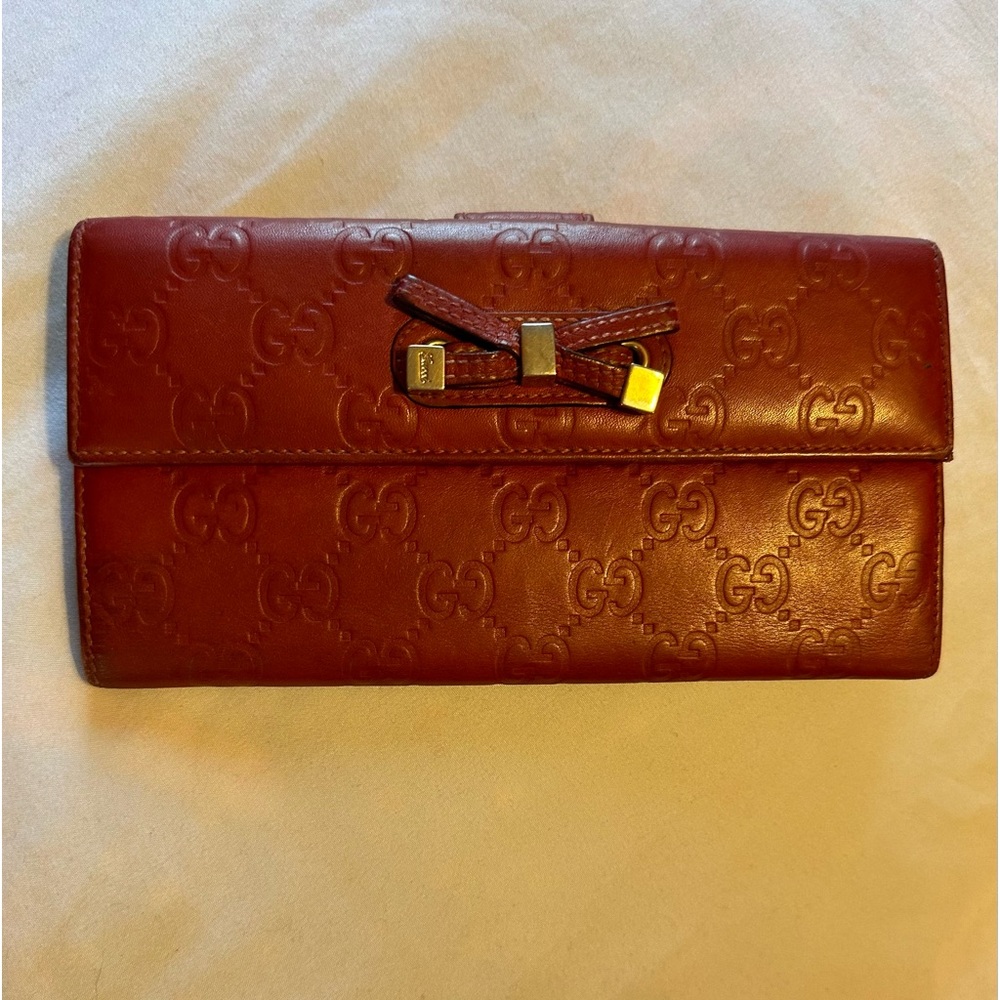 Gucci women wallet used